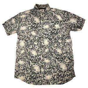 Vissla ~ Mens Short Sleeved Button Down Shirt ~ size Medium